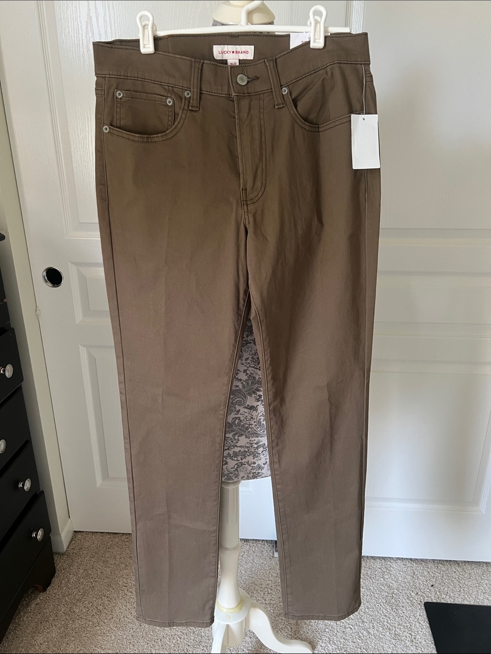 Lucky Brand Men’s Brown Straight Jeans - Classic Five-Pocket Style